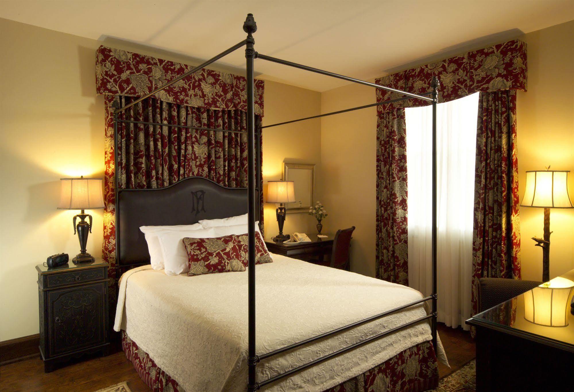 General Francis Marion Hotel Room photo